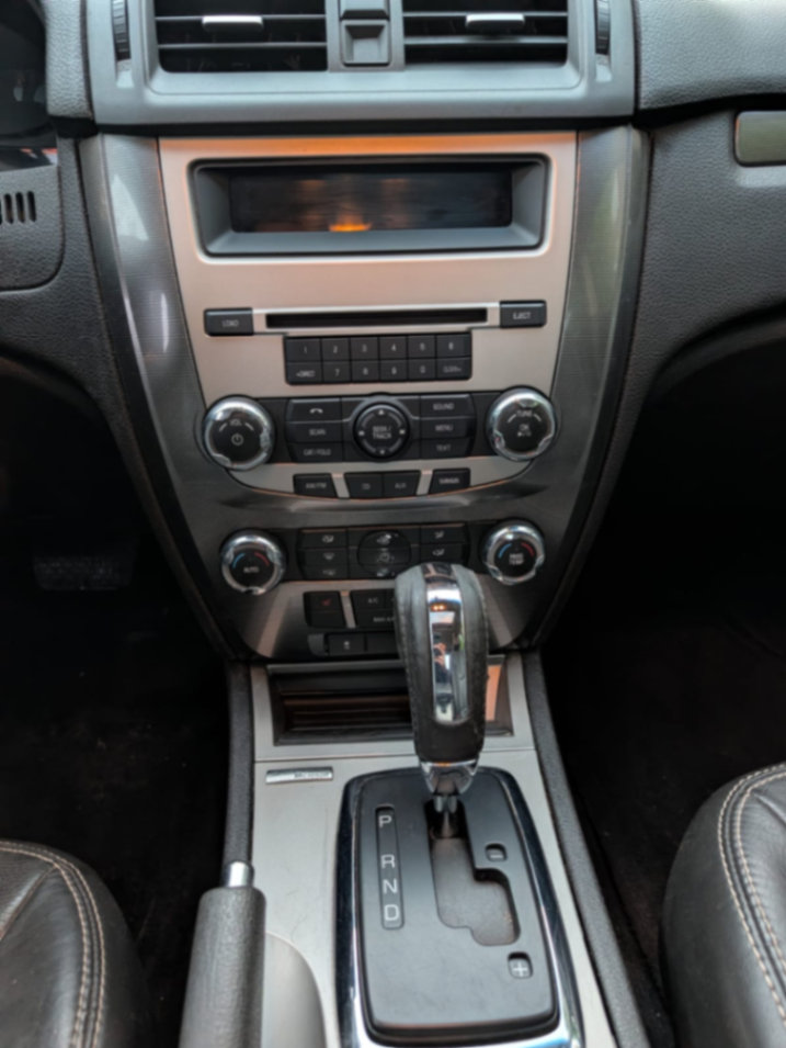 2010 ford fusion - view 8