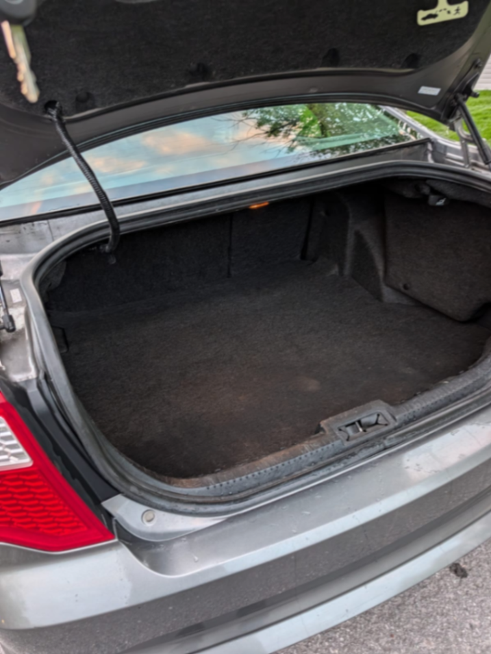 2010 ford fusion - view 9