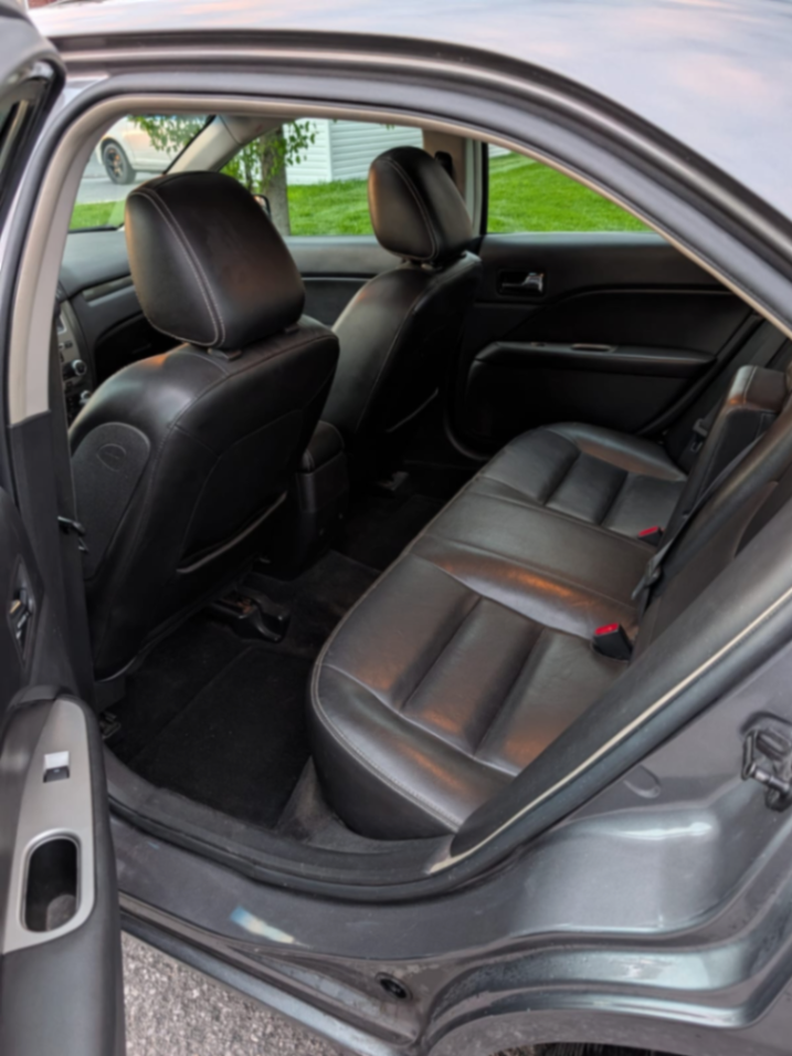 2010 ford fusion - view 10