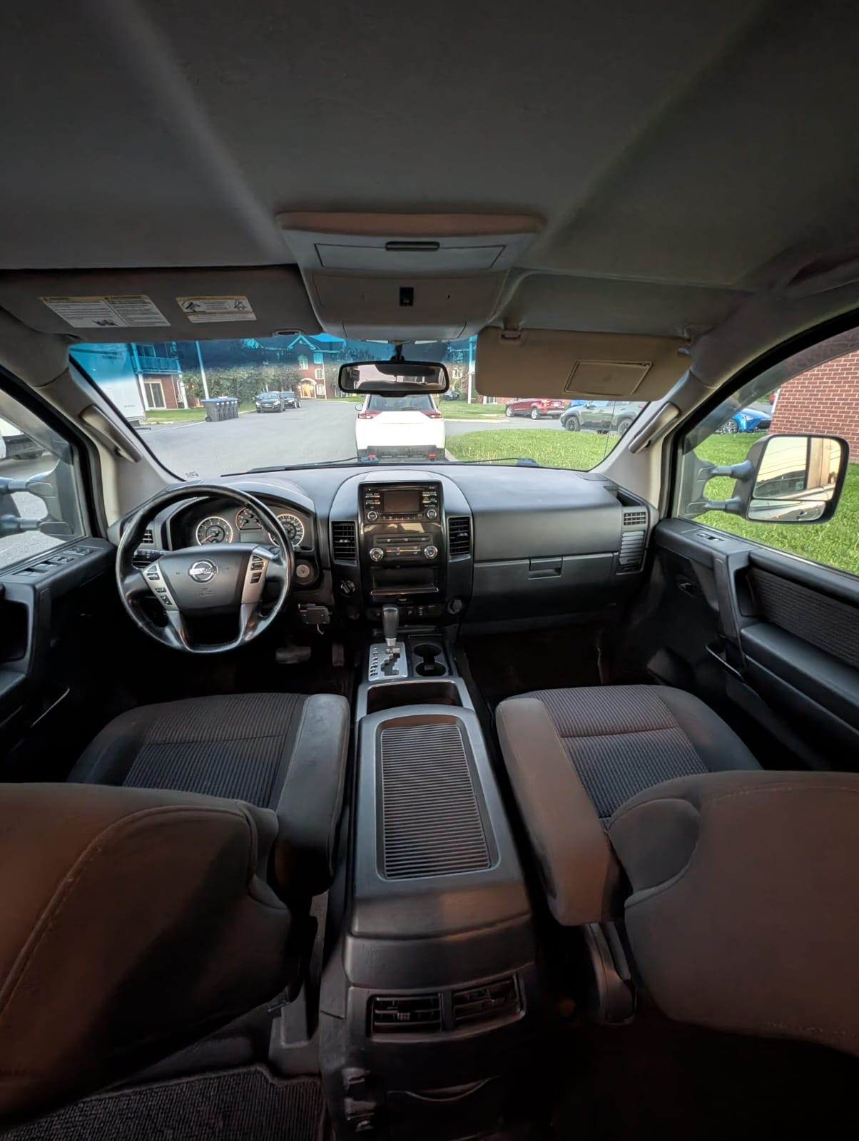 Nissan titan - view 13