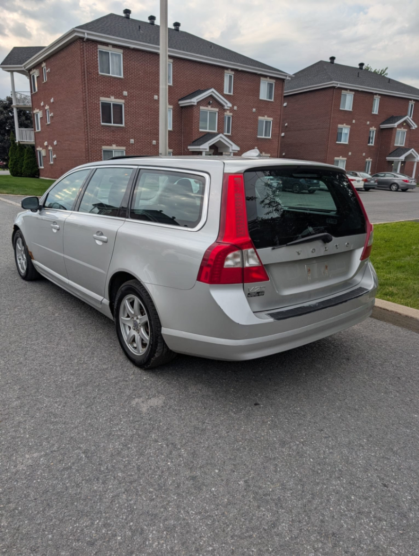 2010 volvo v70 - view 4