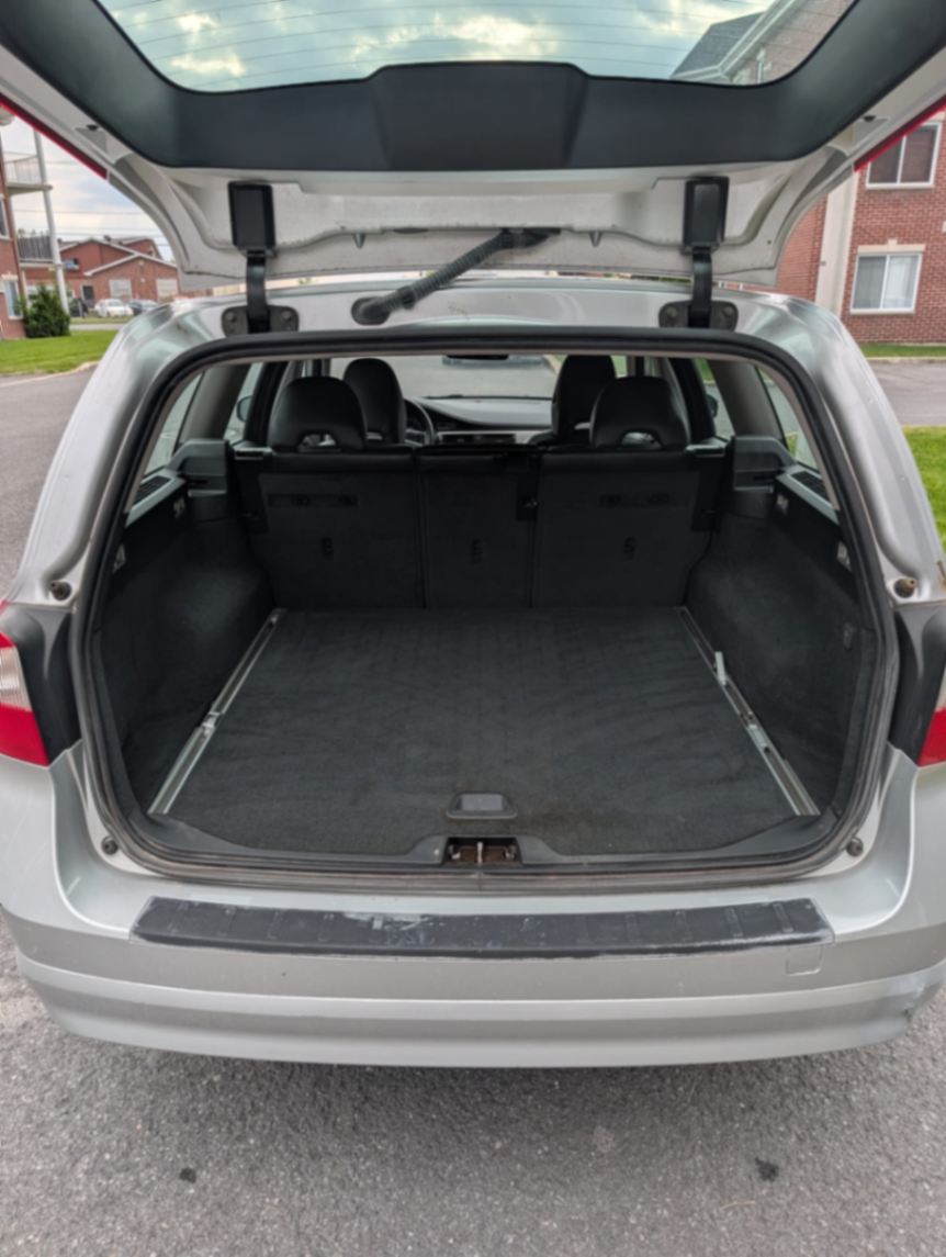 2010 volvo v70 - view 7