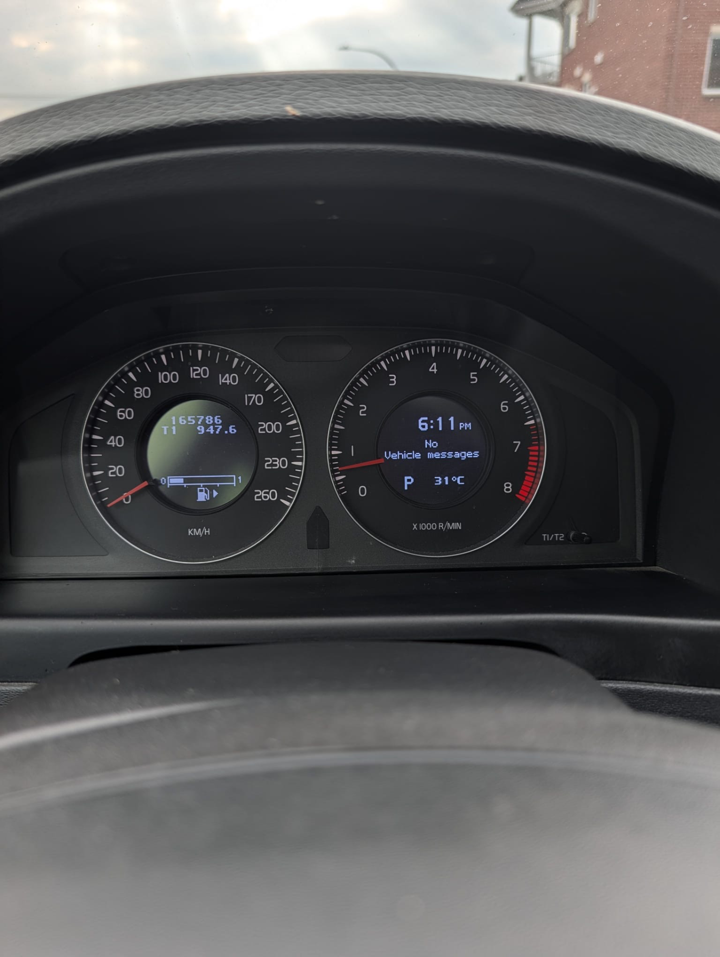 2010 volvo v70 - view 9