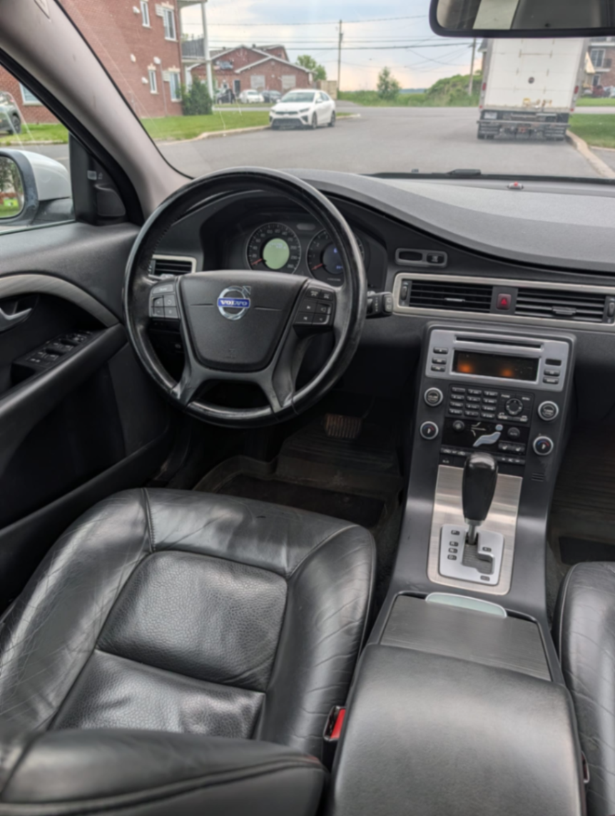 2010 volvo v70 - view 10