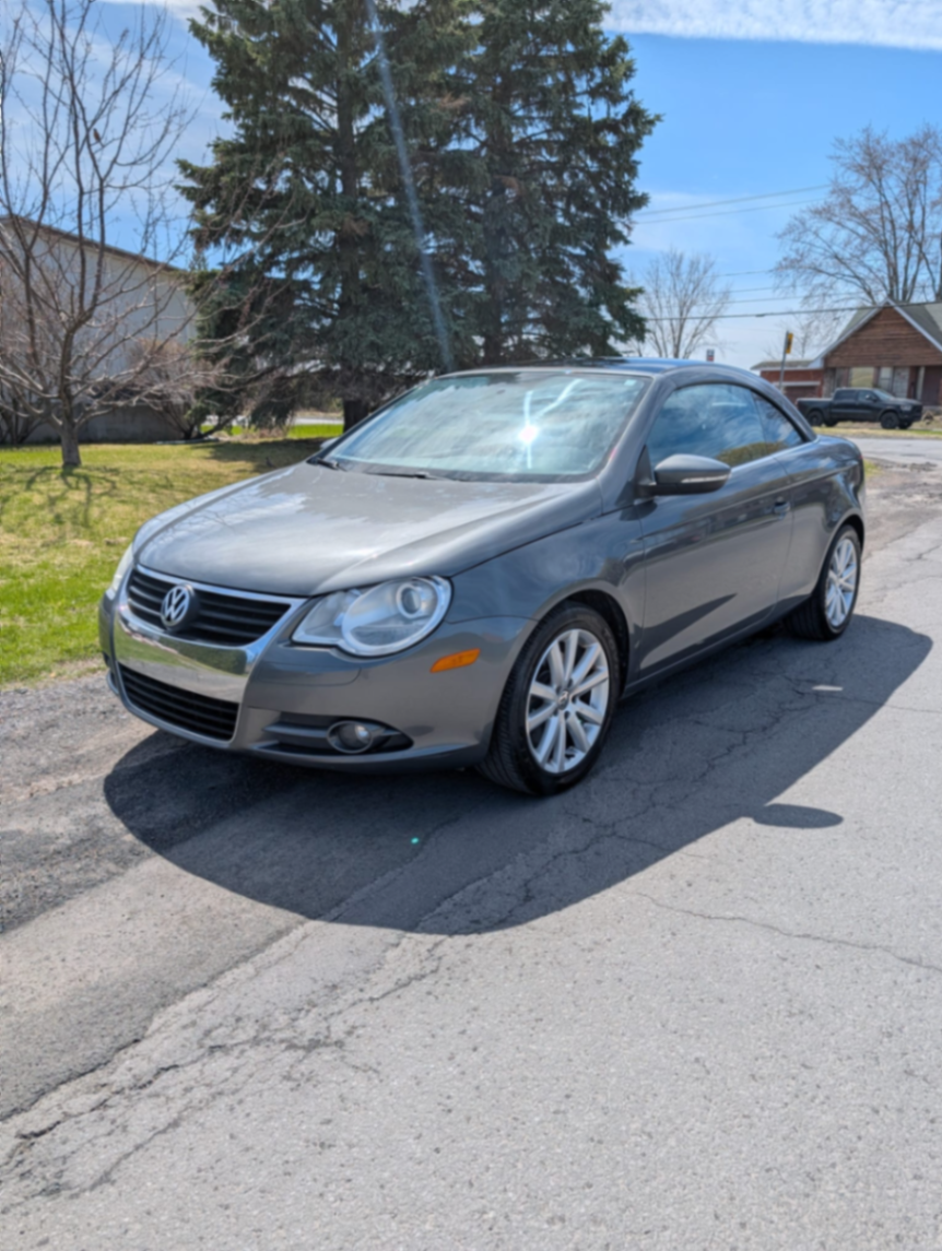 2011 eos - view 3