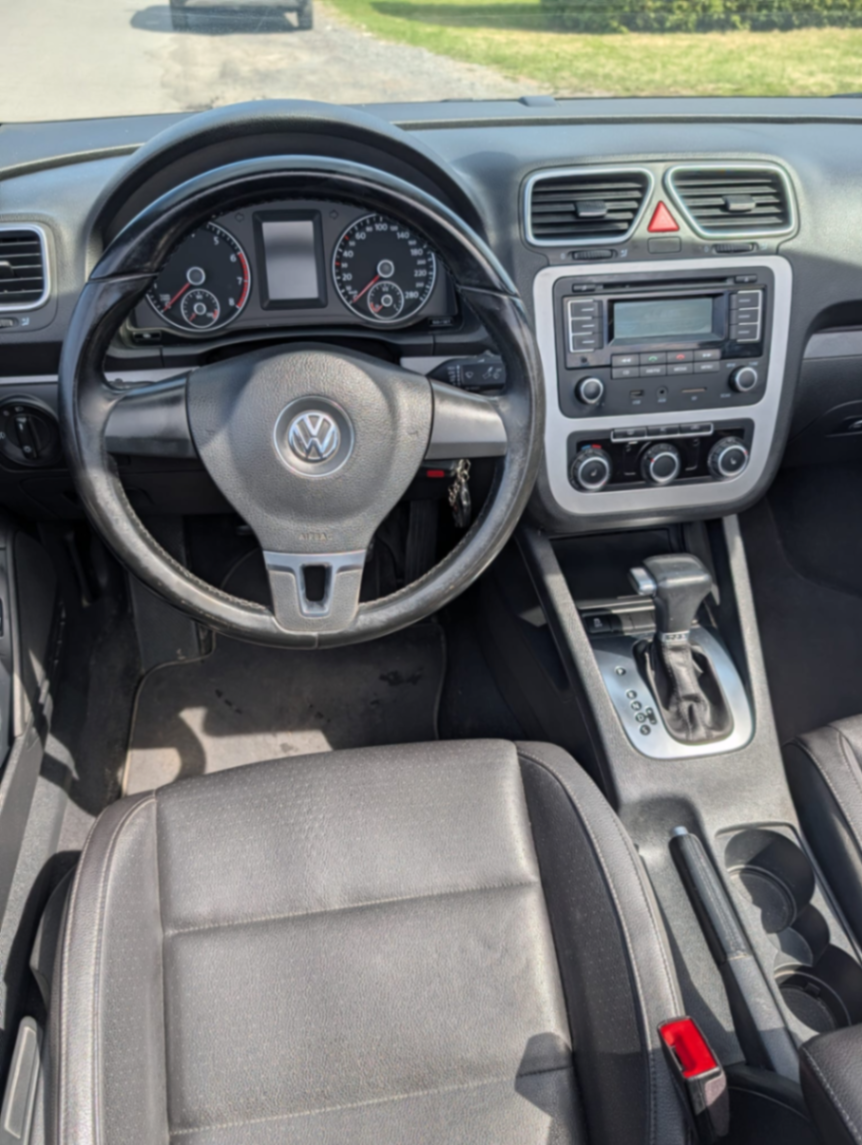 2011 eos - view 8