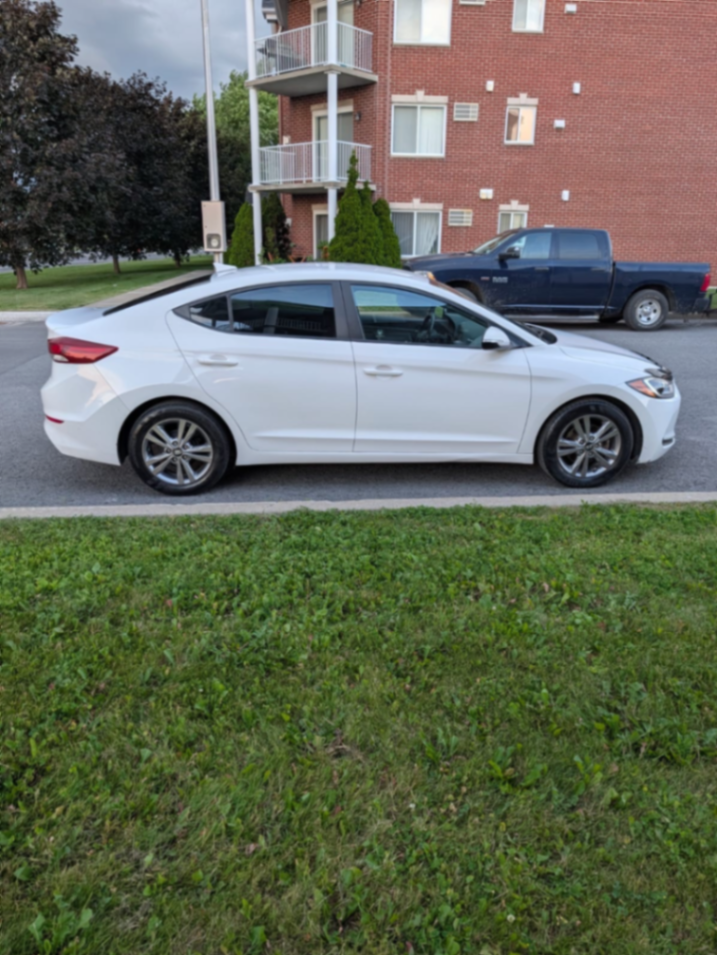 Hyundai elantra - view 3