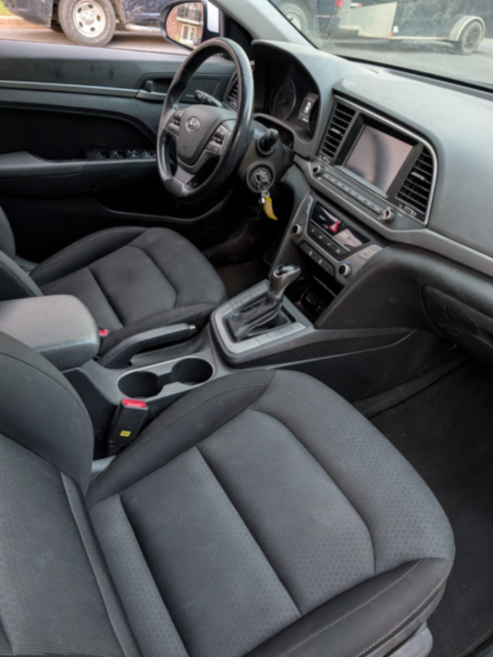Hyundai elantra - view 9
