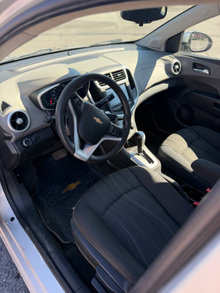 148 chevrolet sonic - view 12