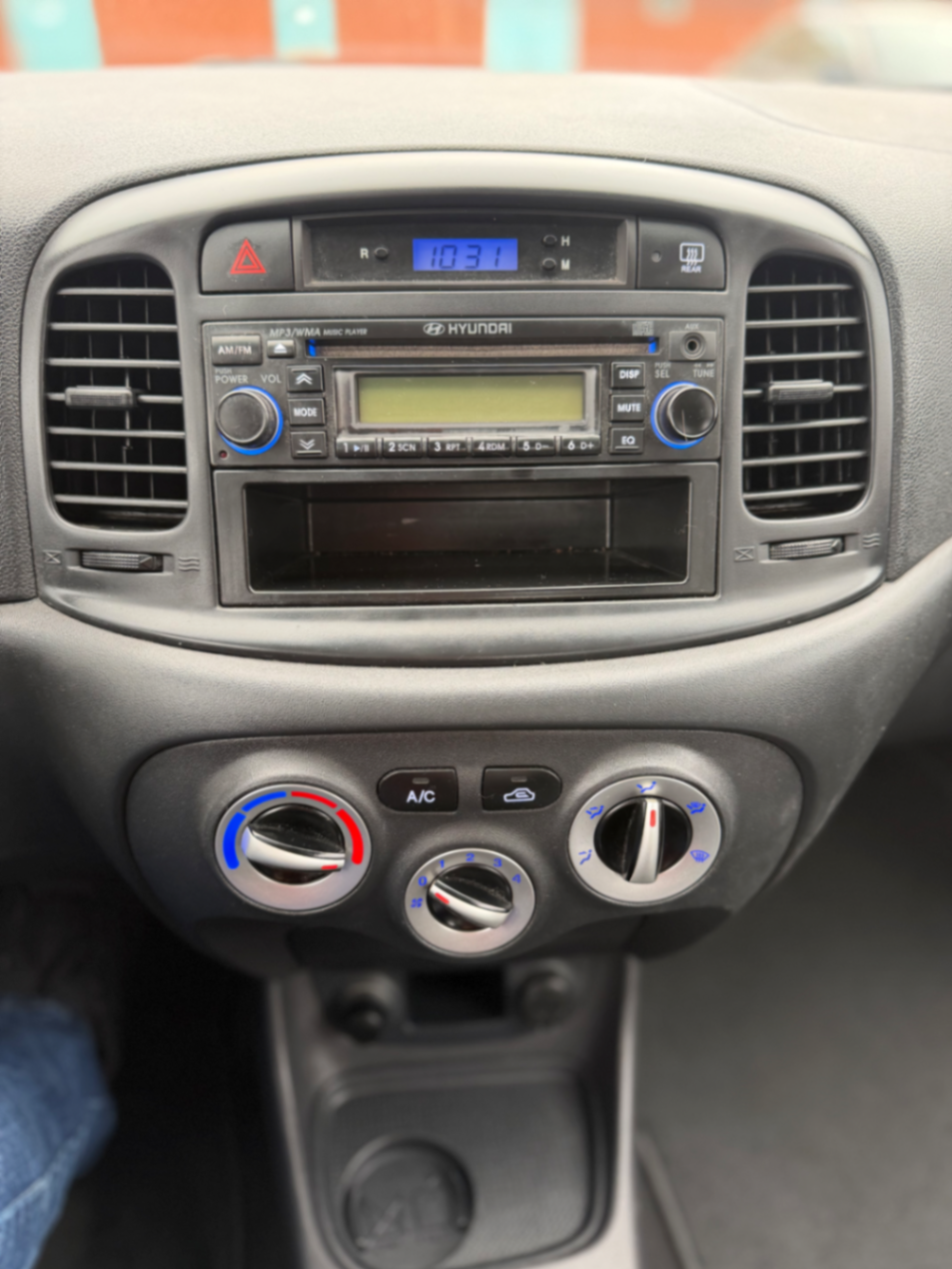 157 HYUNDAI ACCENT 2011 - view 12
