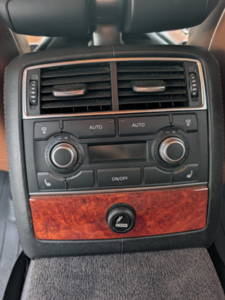 Audi a8 - view 12