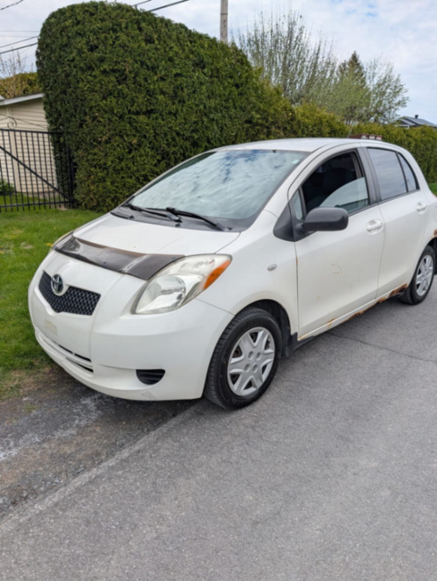 Toyota yaris  - view 2