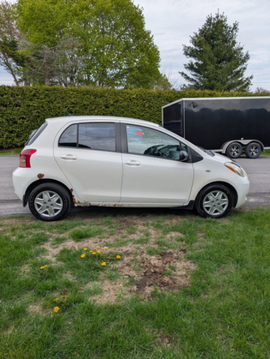 Toyota yaris  - view 4