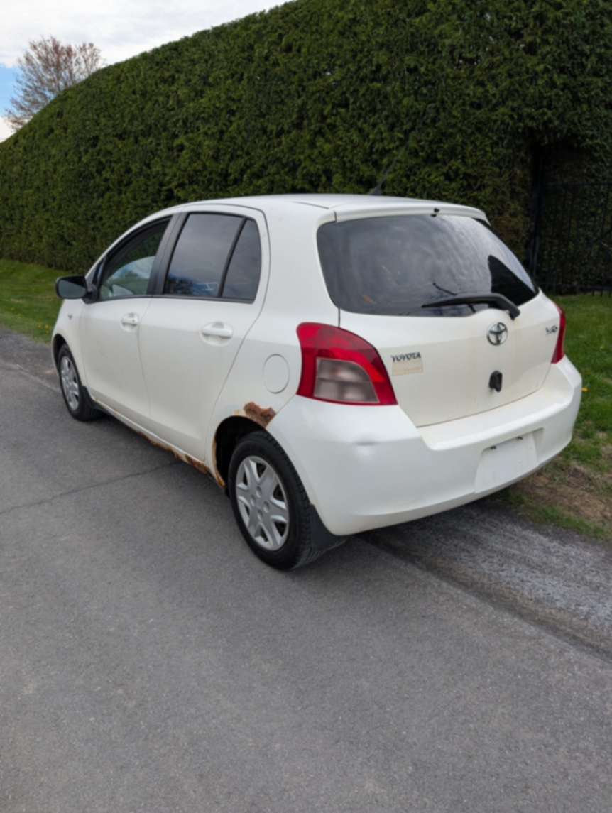 Toyota yaris  - view 5