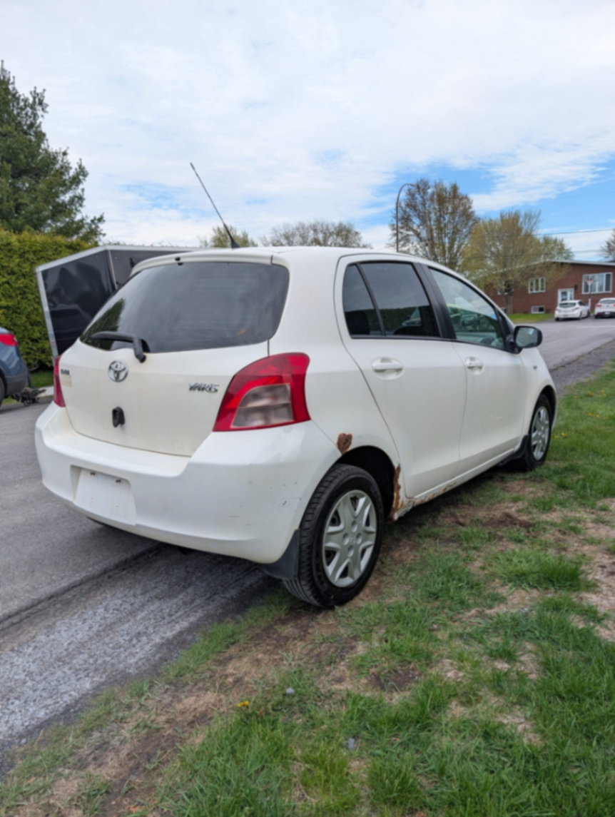 Toyota yaris  - view 6