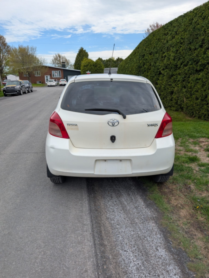 Toyota yaris  - view 8
