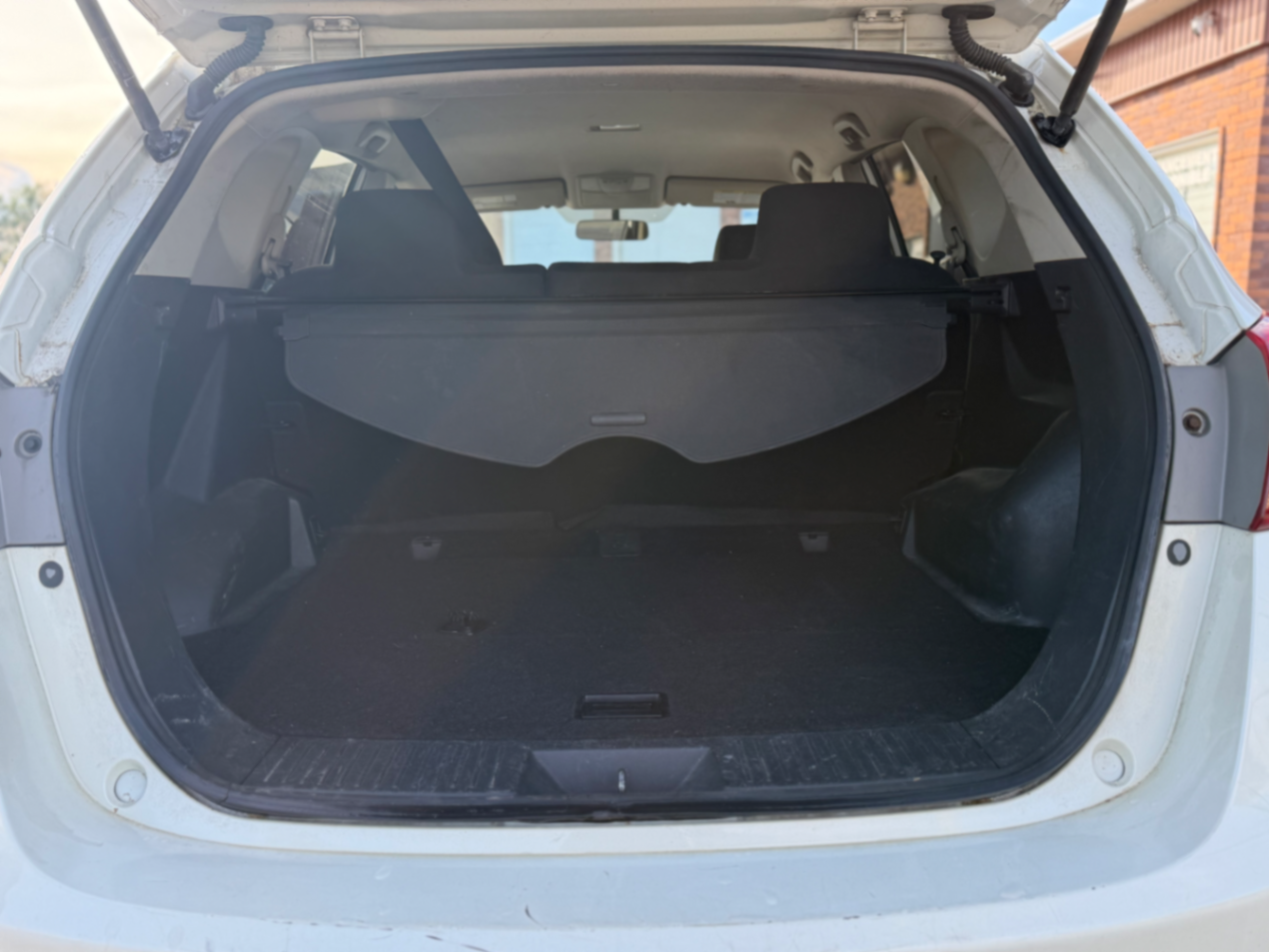 149 nissan rogue - view 8