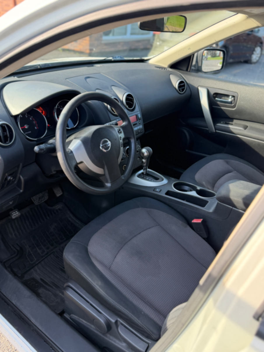 149 nissan rogue - view 9
