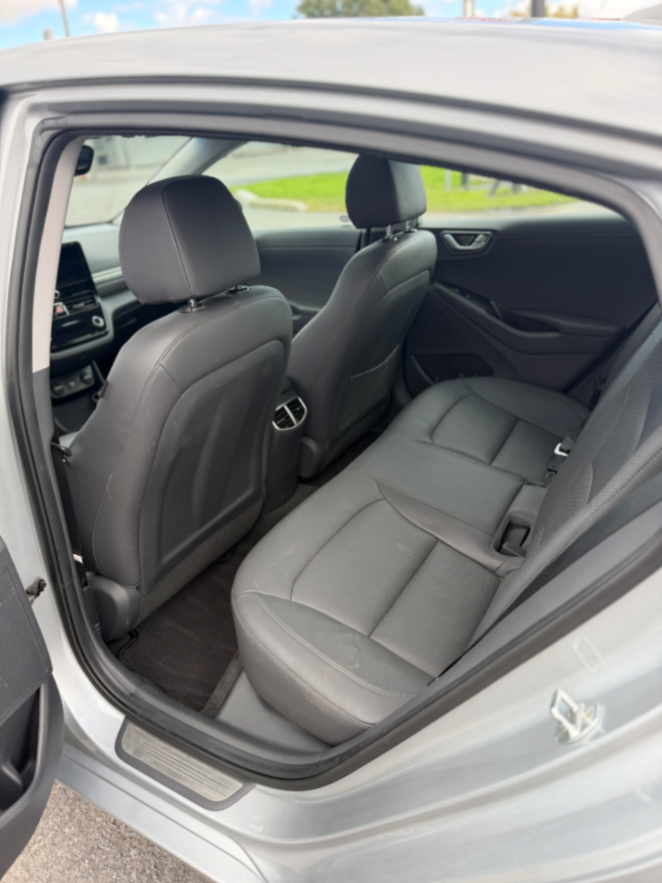 Hyundai Ioniq  - view 9