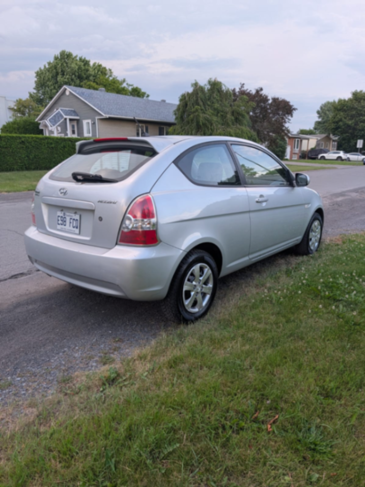 Hyundai accent - view 3