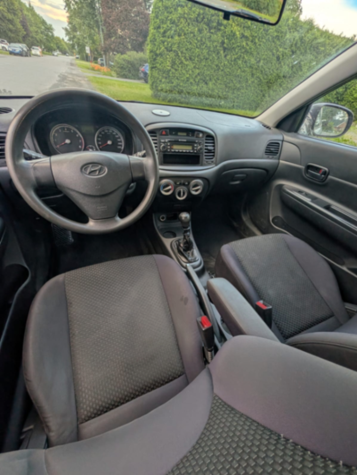 Hyundai accent - view 9