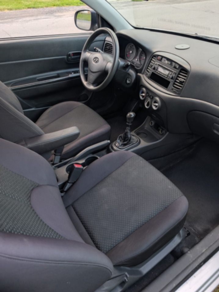 Hyundai accent - view 12
